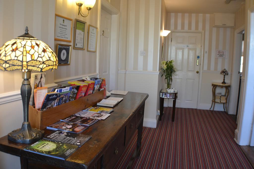 Applegarth Guest House 스트렛포드-어폰-에이본 외부 사진